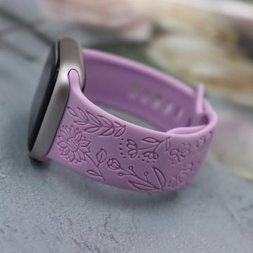 Apple Watch Series 11/10/9/8/SE 3/SE (2022)/7/SE/6/5/4/3/2/1 silikonearmbånd med blomstergravering - 42mm/41mm/40mm/38mm - Lavende