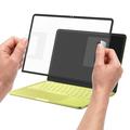 MacBook Neo 13" (2026) Spigen Glas.tR Slim FC Skærmbeskyttelse Hærdet Glas, 9H - Sort