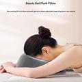 Skønhedsmassagepude af memory foam til brug med ansigtet nedad - grå