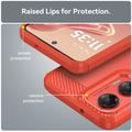Motorola Moto G35 Børstet TPU Cover - Karbonfiber - Rød