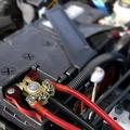4-vejs batteriklemmer med hurtigudløser til 12V/24V biler, lastbiler og campingvogne - 2 stk.