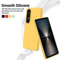 Sony Xperia 1 VII Flydende silikone cover med håndrem - gul