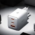 Spigen Essential 47W GaN-vægoplader - 2x USB-C, 1x USB-A - hvid