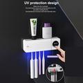 UV-sterilisator til tandbørster med automatisk sensor og digitalt display - hvid