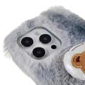 3D Plush Furry Vinter iPhone 14 Pro Max TPU Cover - Grå Bjørn
